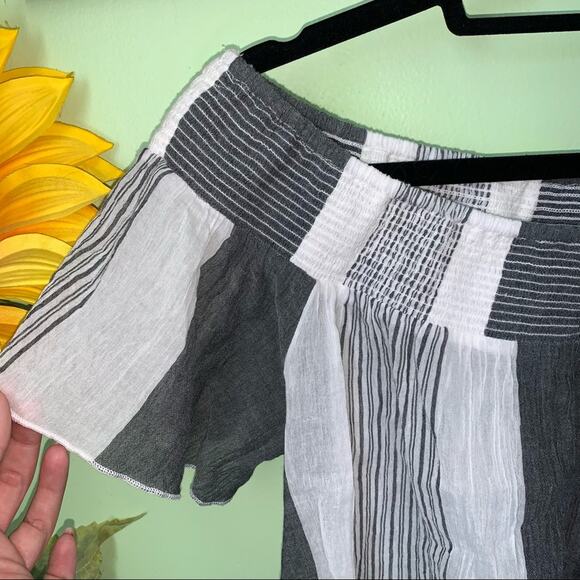 NWT Elan Blue & White Cropped Smocked Striped Off-Shoulder Top Size: Medium - Picture 5 of 15